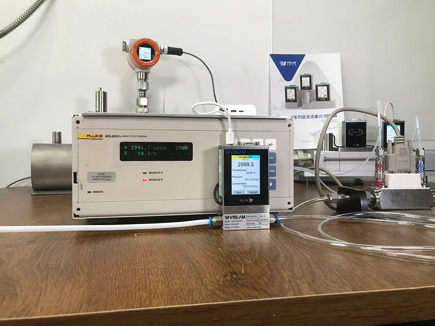 FLUKE MOLBOX1 层流标准装置与 VISLAM 流量计比对测试现场